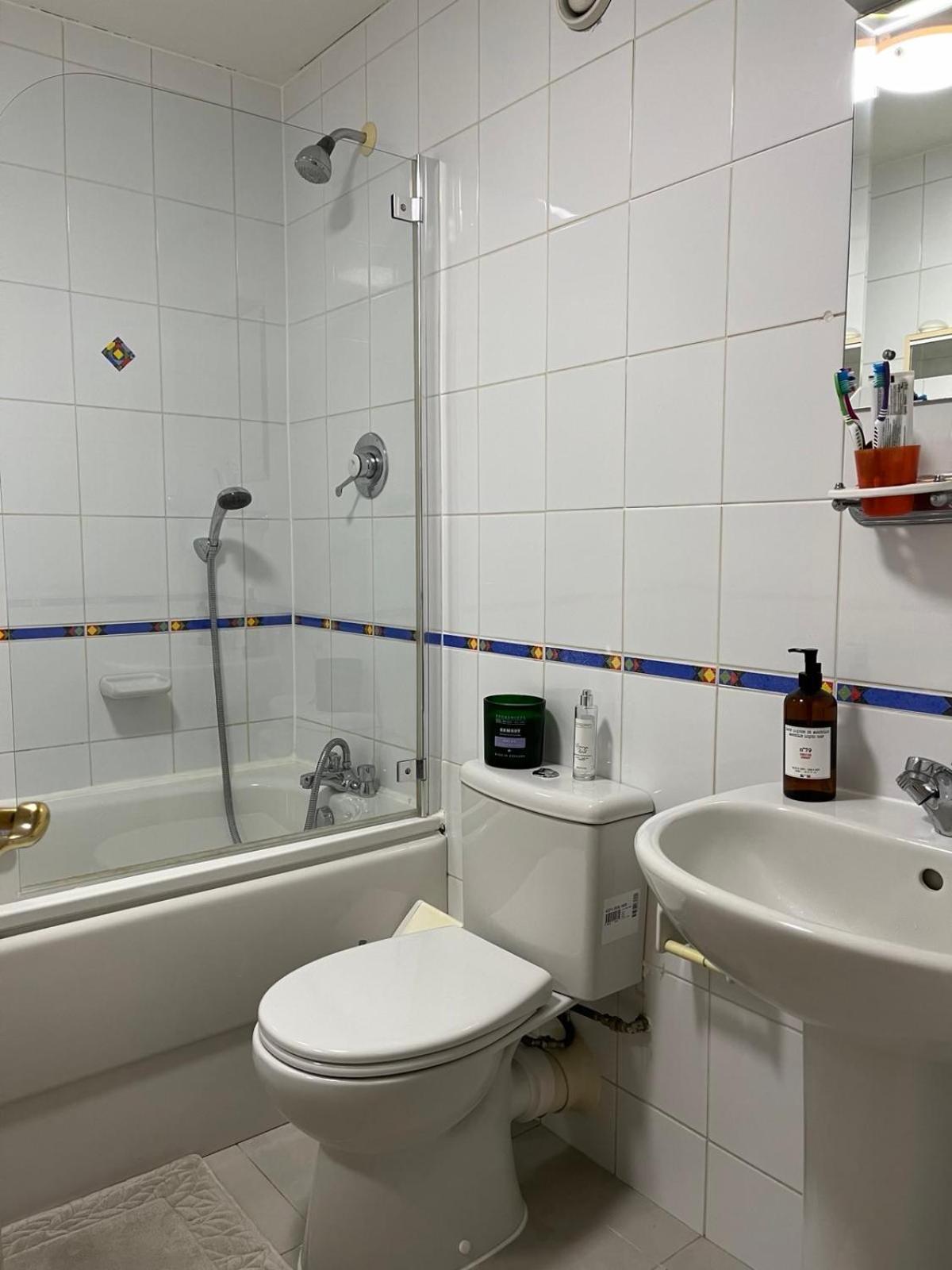 Beautiful 2 Bedroom Apartamento *